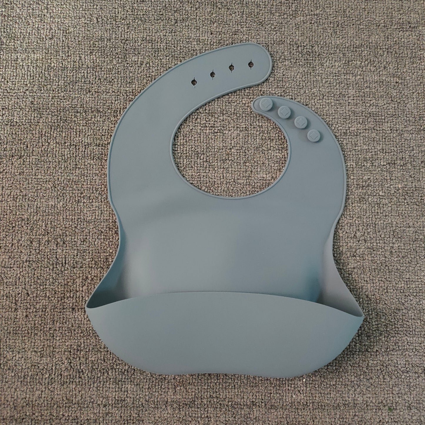 Soft Silicone Baby Bib – Waterproof Bib with Food Catcher Pocket for Easy Mealtime Cleanup