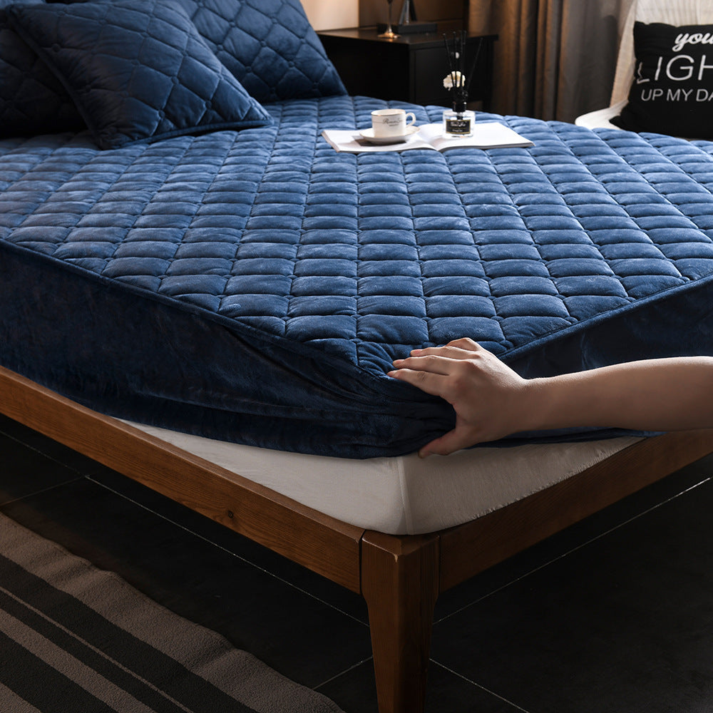Luxury Crystal Fleece Padded Bed Cover – Ultra-Soft & Warm All-Season Comfort