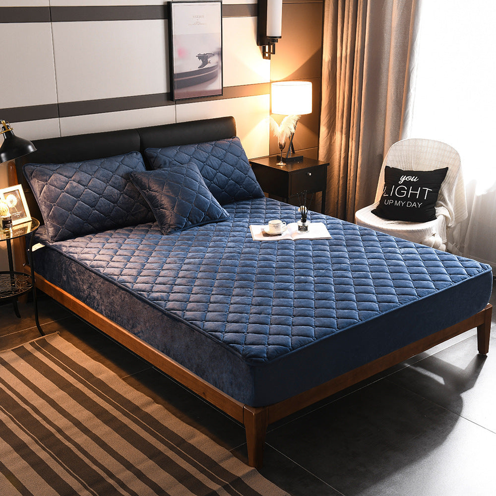 Luxury Crystal Fleece Padded Bed Cover – Ultra-Soft & Warm All-Season Comfort
