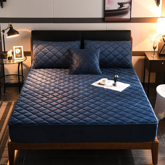 Luxury Crystal Fleece Padded Bed Cover – Ultra-Soft & Warm All-Season Comfort