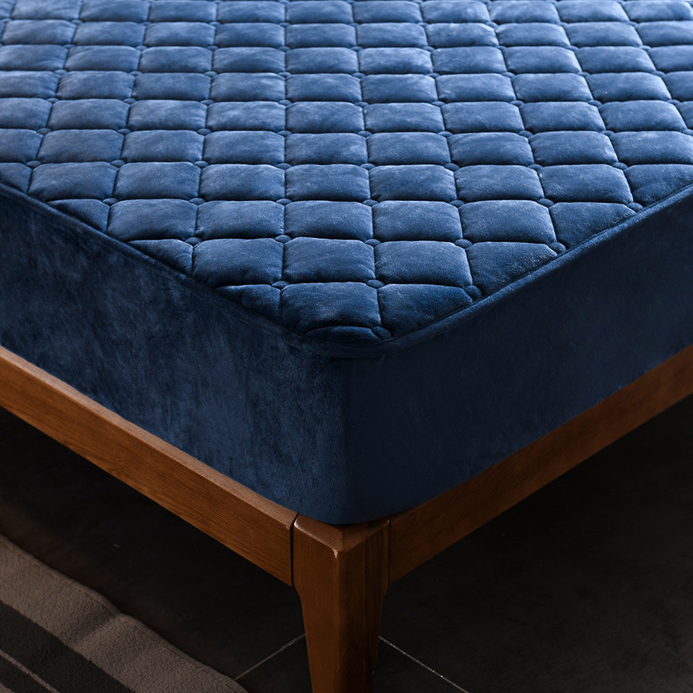 Luxury Crystal Fleece Padded Bed Cover – Ultra-Soft & Warm All-Season Comfort