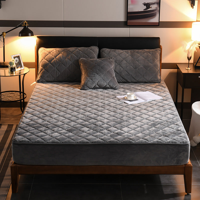 Luxury Crystal Fleece Padded Bed Cover – Ultra-Soft & Warm All-Season Comfort