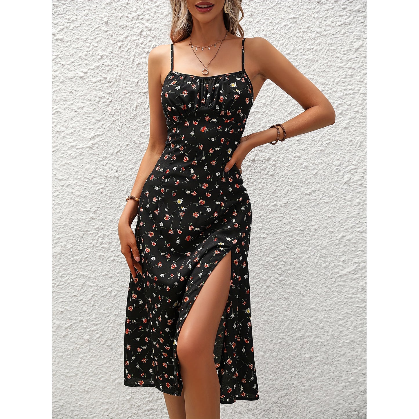 Stylish Summer Dress with Spaghetti Straps and Side Slit