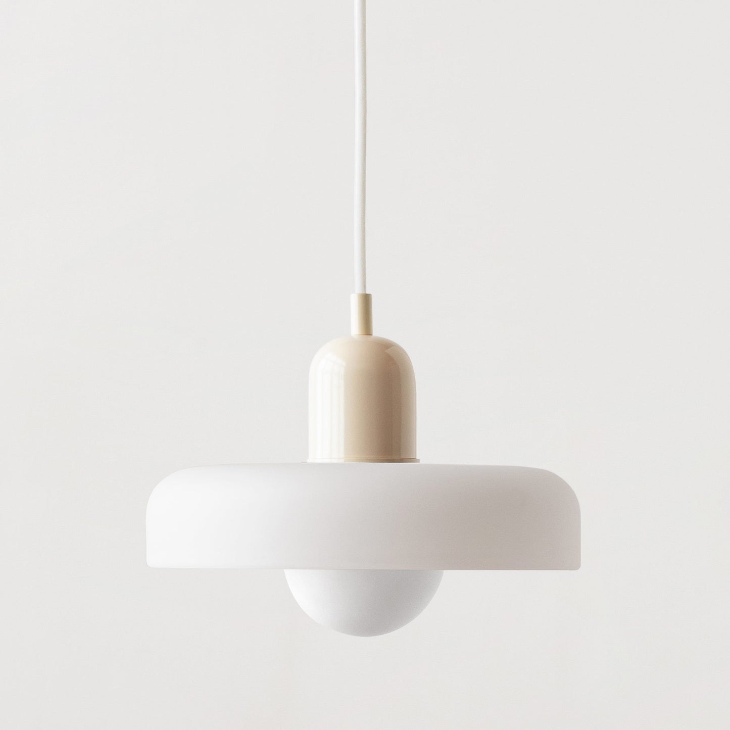 Modern Stained Glass Pendant Lamp – Bauhaus-Inspired Design for Stylish Interiors
