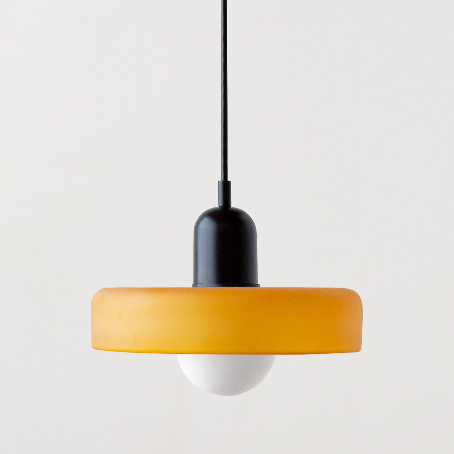 Modern Stained Glass Pendant Lamp – Bauhaus-Inspired Design for Stylish Interiors